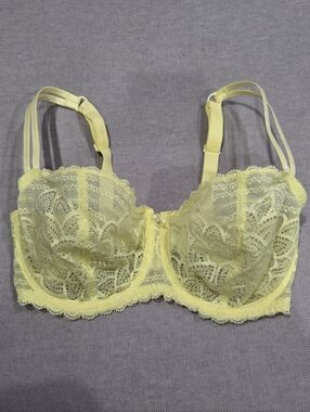 Chantelle EUC "Merci" Underwire Lace SupportIve Balconette  Pale Yellow 34DDD